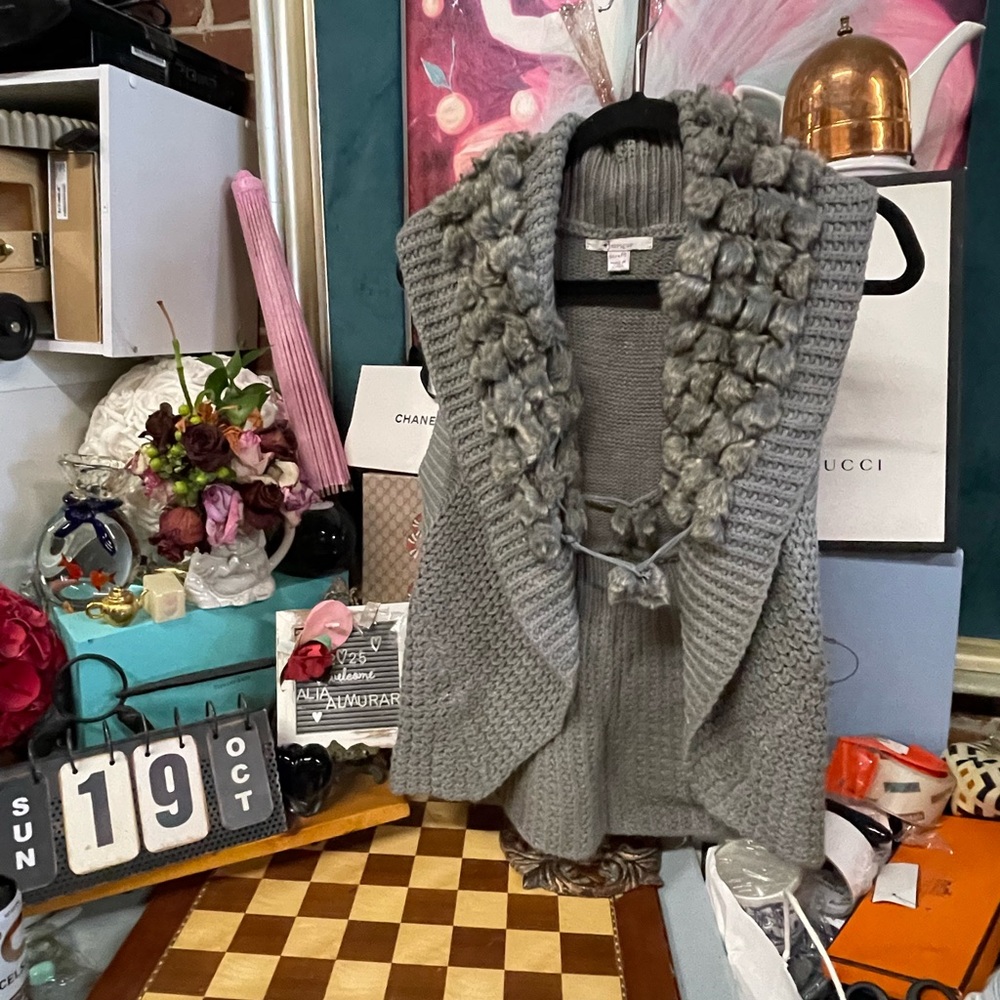 Intrigue women's gray pom pom collar knit sweater top vest shrug PM petite